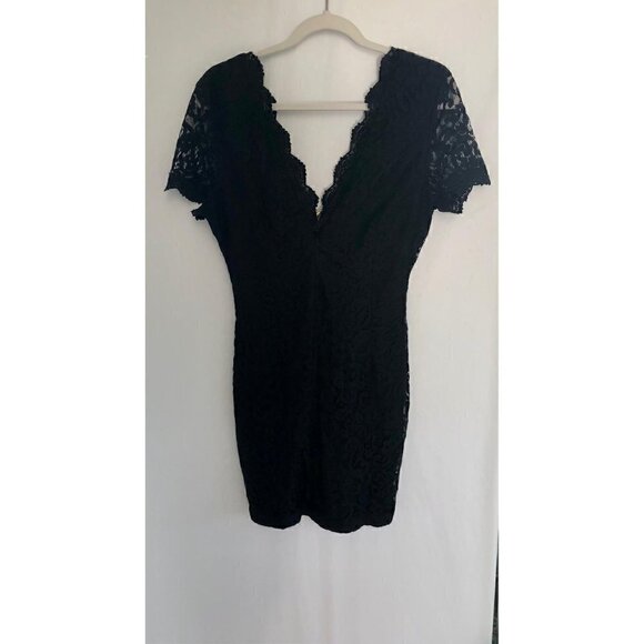 NWOT TOBI Lace V-neck Mini Dress - Picture 2 of 6